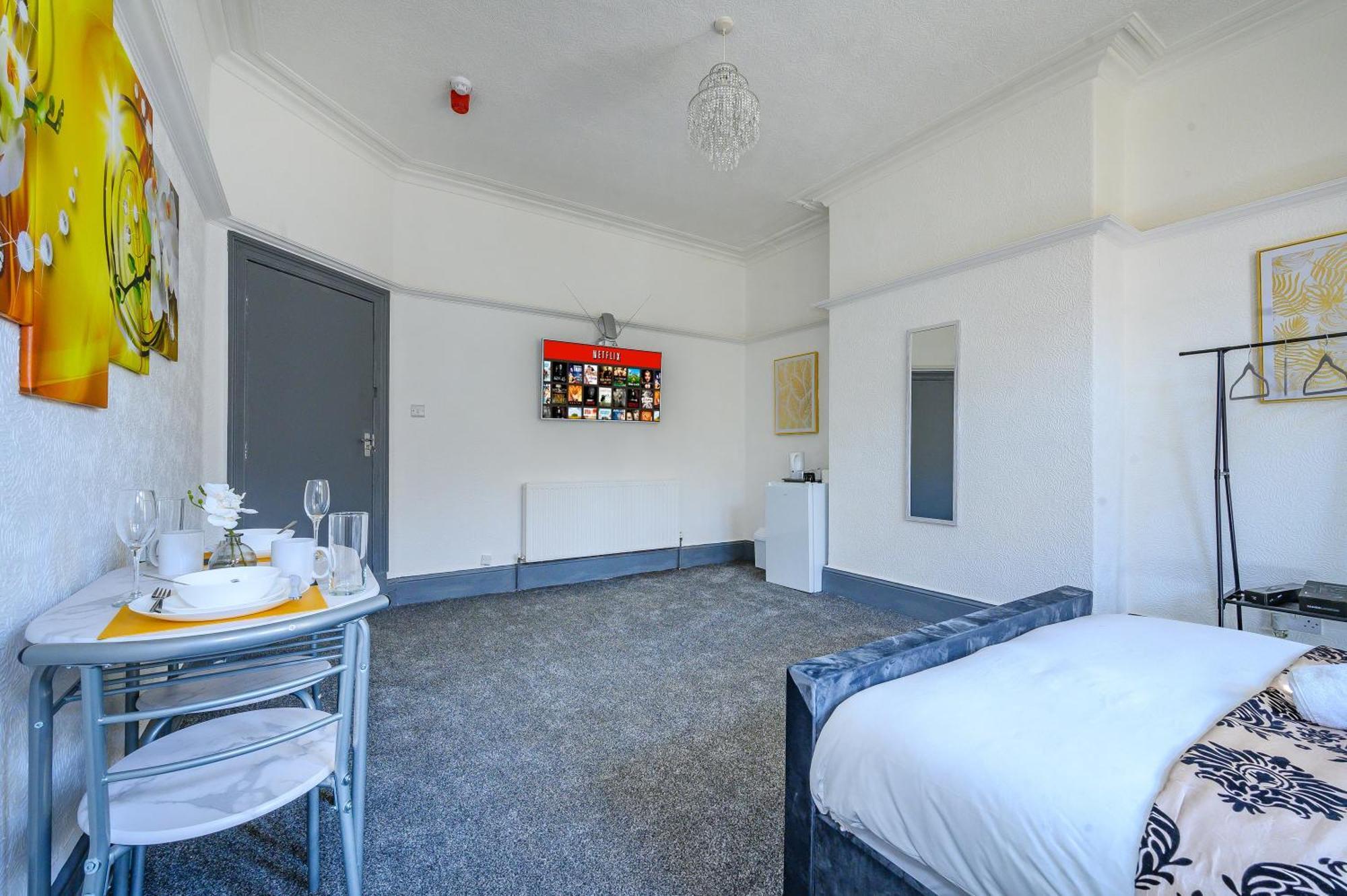 -Rf7H- For Your Relaxed & Cosy Free Parking Leeds  Extérieur photo